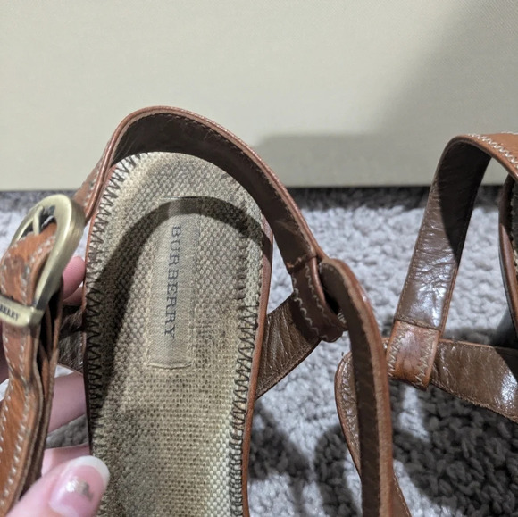 Burberry Heels Size 38.5 Brown and Tan Leather & Linen Classy Peep toe Heels - Picture 7 of 9